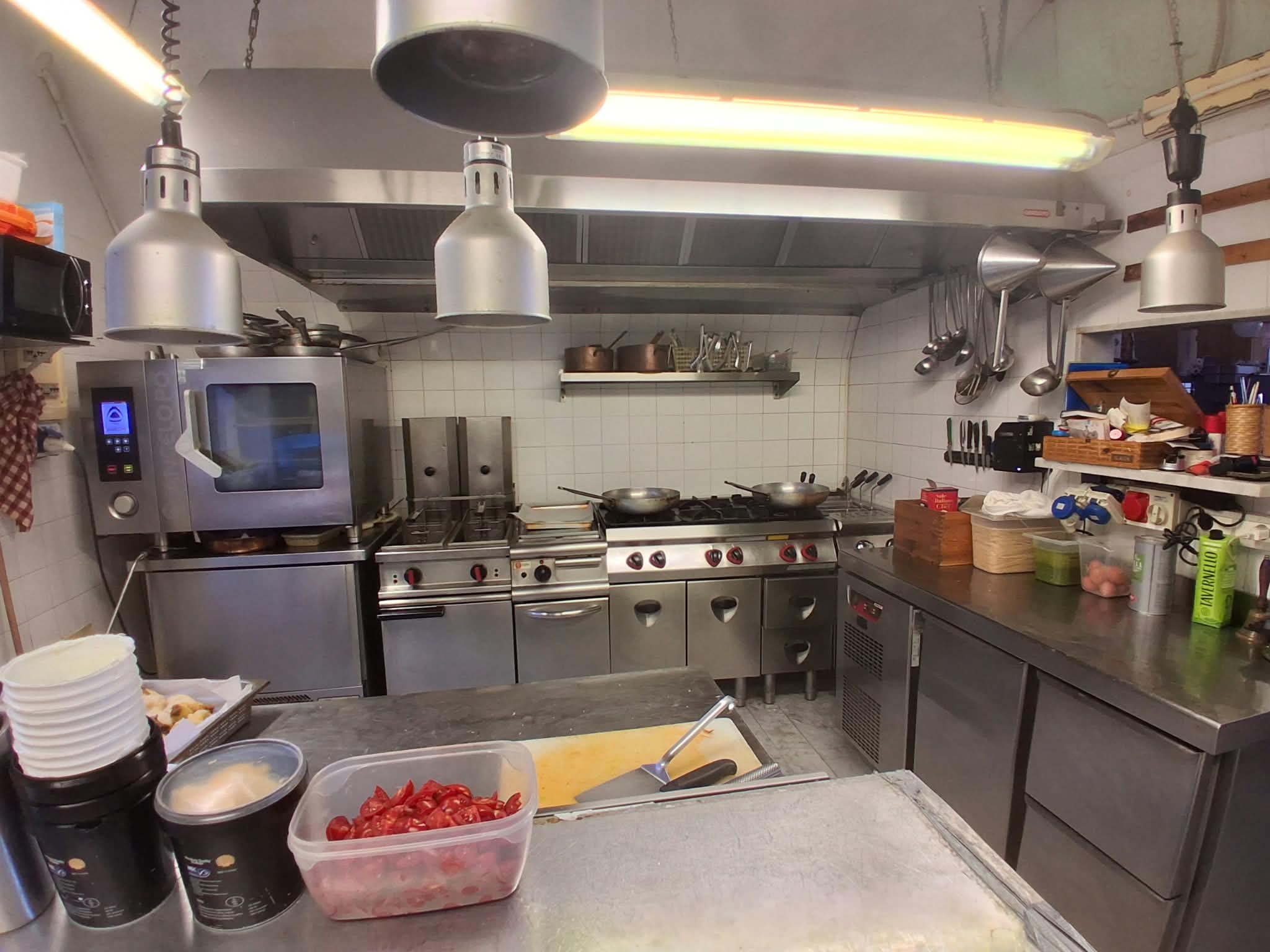 FEZZANO # Attività ristorante